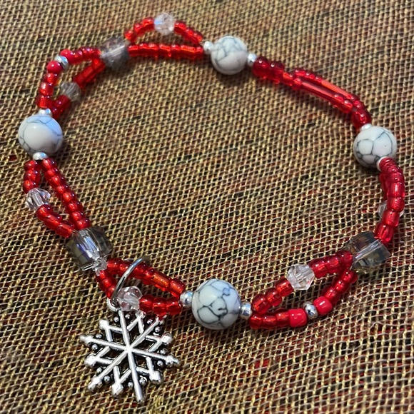 2/25 Handmade Silvertone Red & Clear Beads Bracelet & Earrings w Snowflake Theme - Picture 4 of 7